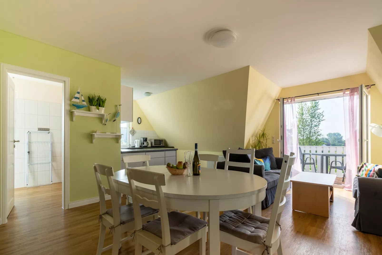 Minihus - Erdgeschoss mit Terrasse-Dining room