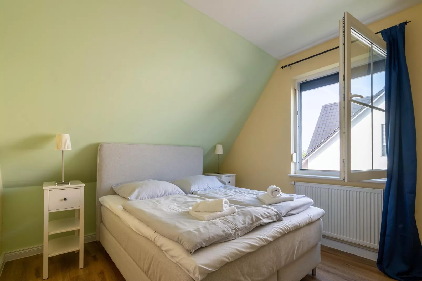 Minihus - Erdgeschoss mit Terrasse-Bedroom