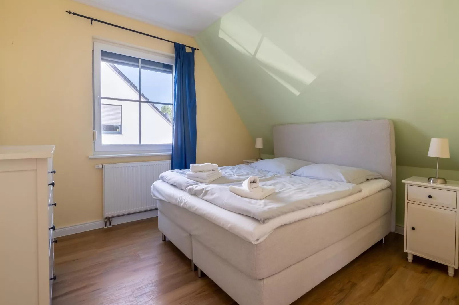 Minihus - Erdgeschoss mit Terrasse-Bedroom