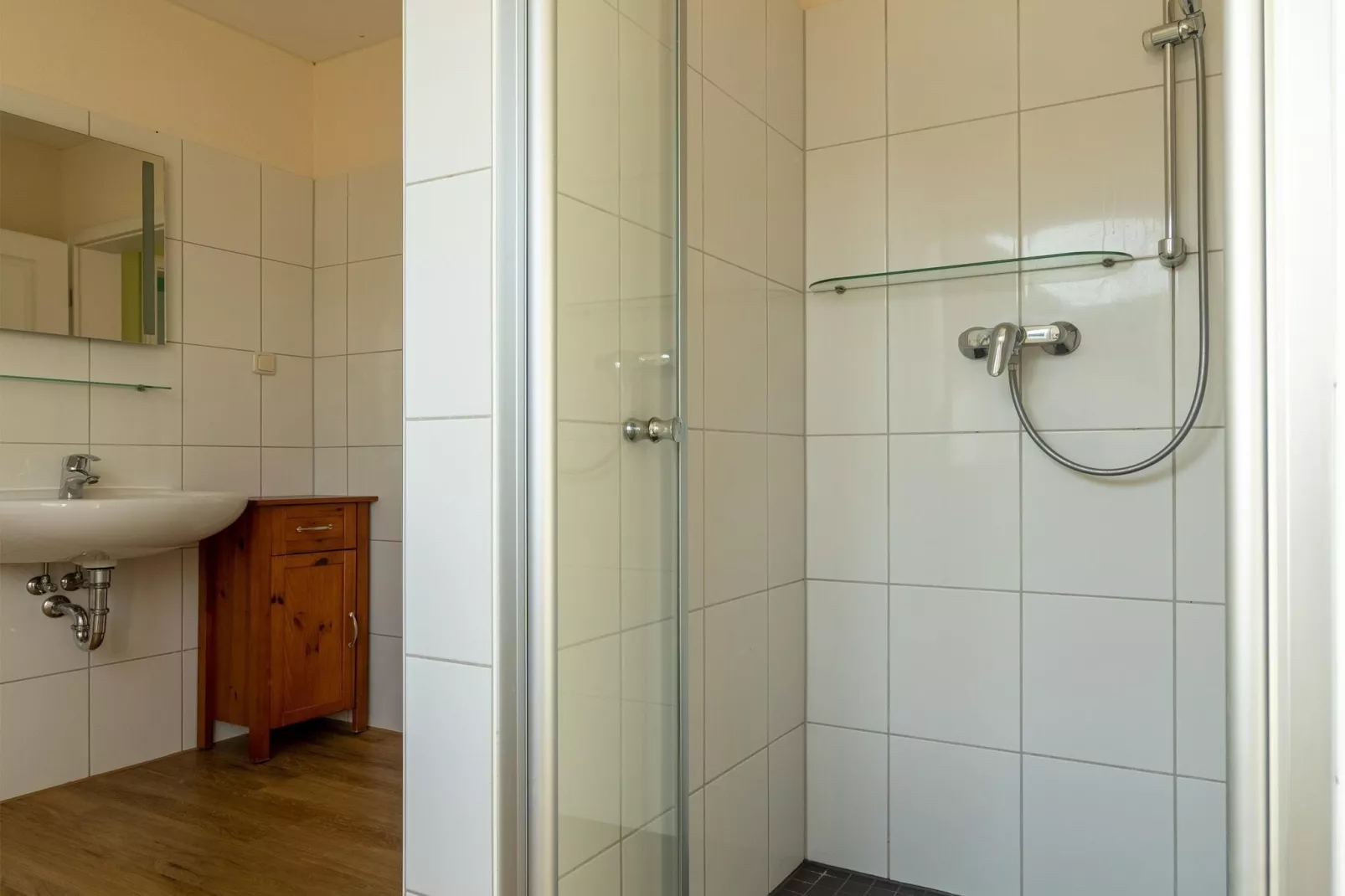 Minihus - Erdgeschoss mit Terrasse-Bathroom