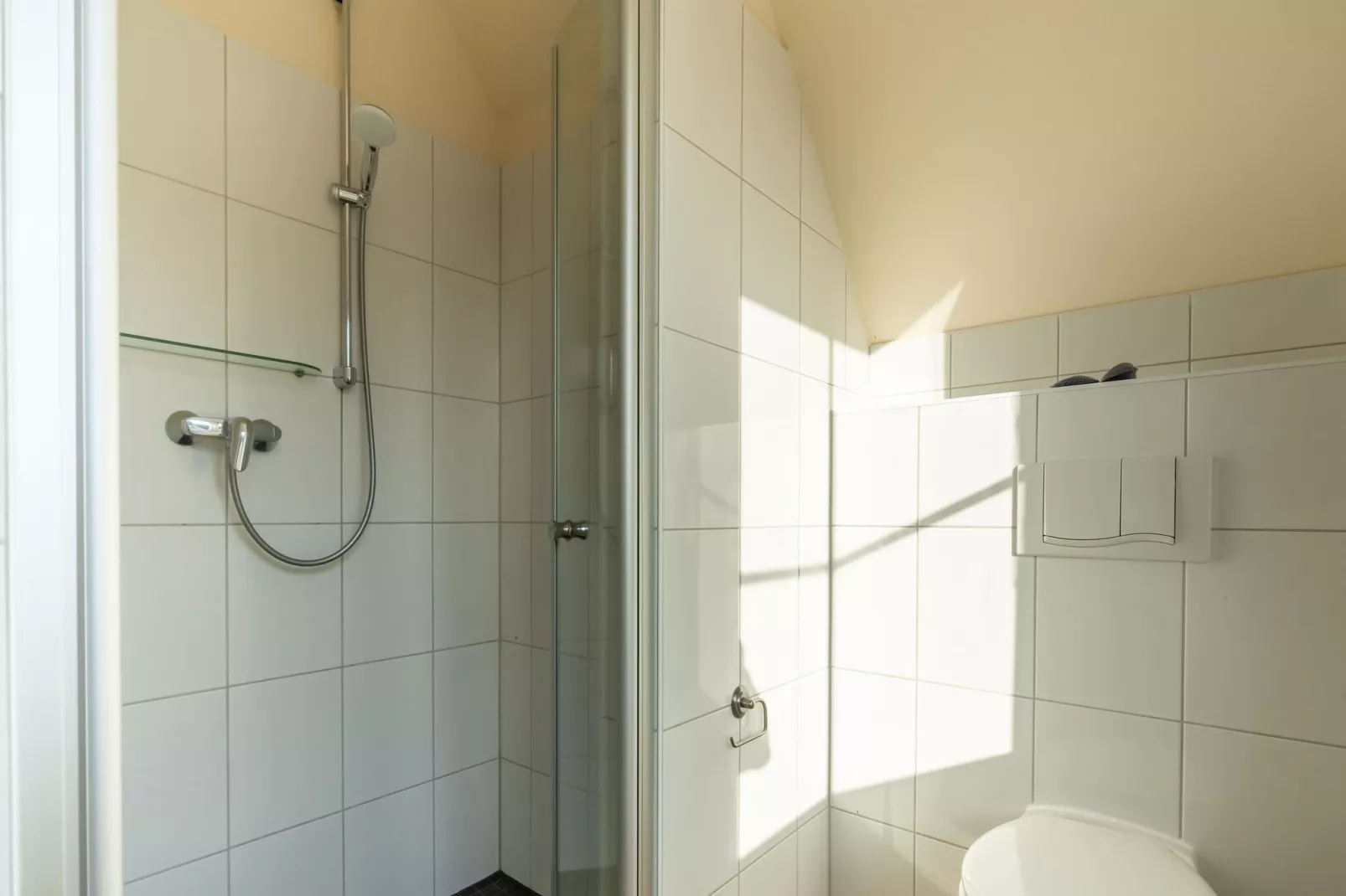 Minihus - Erdgeschoss mit Terrasse-Bathroom