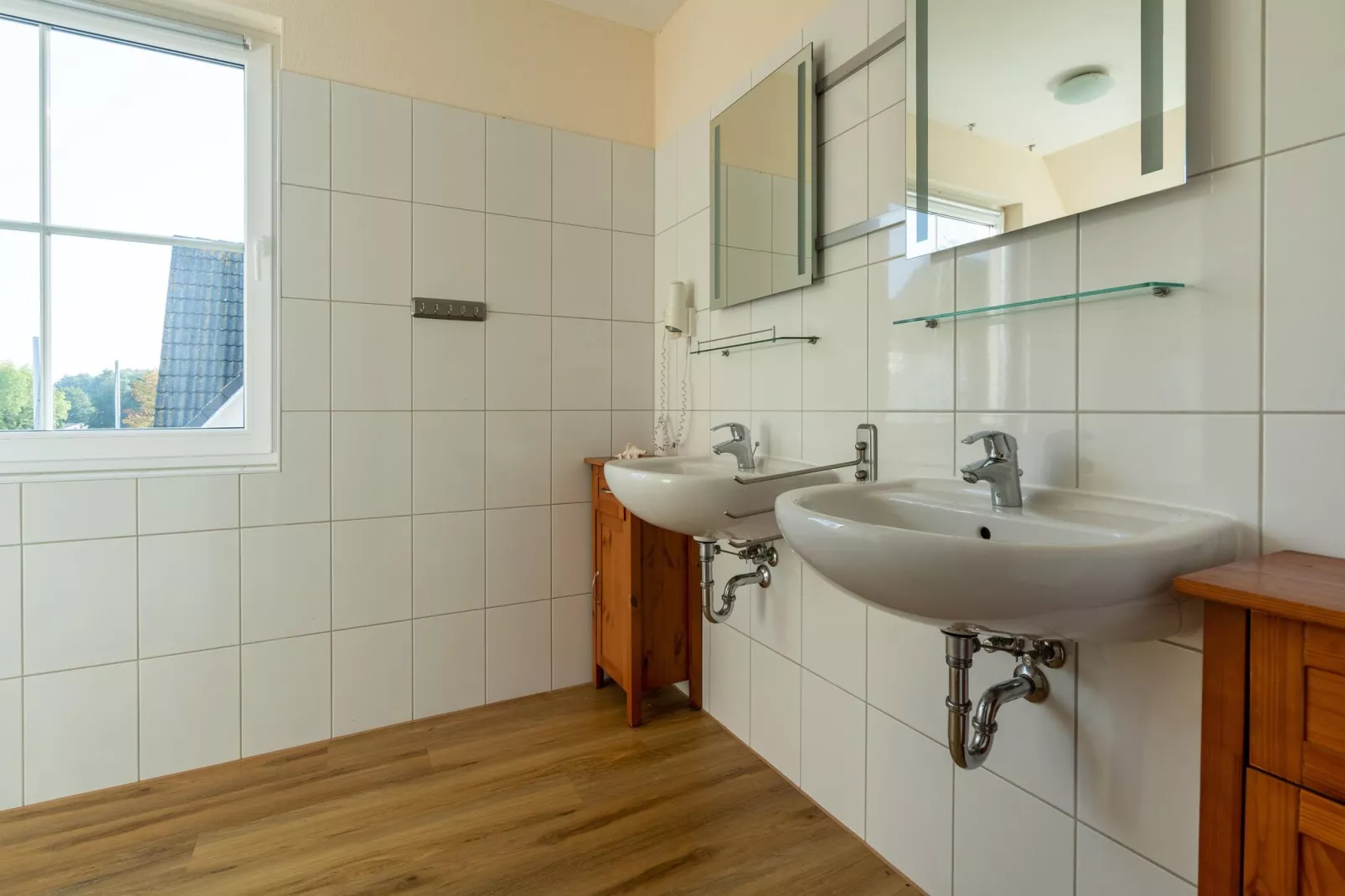 Minihus - Erdgeschoss mit Terrasse-Bathroom