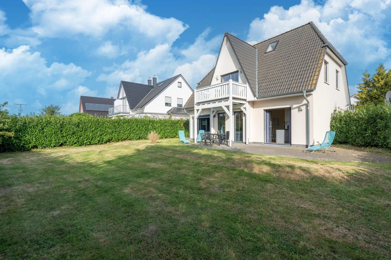 Minihus - Obergeschoss mit Balkon-Exterior summer