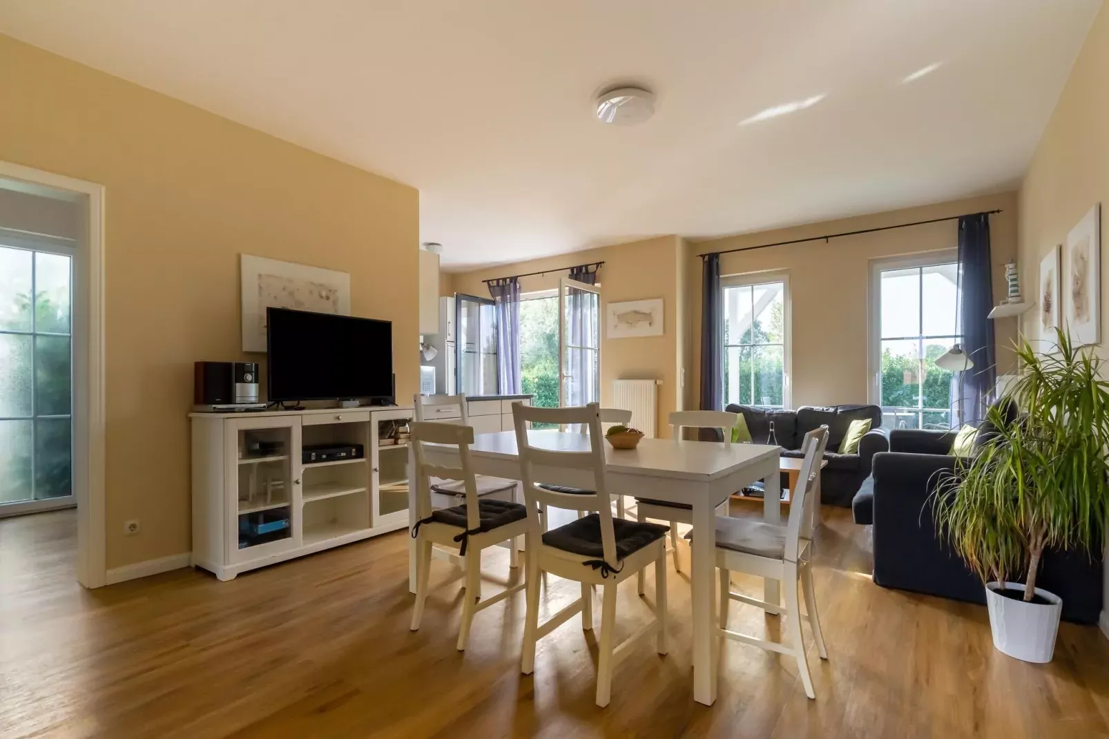 Minihus - Obergeschoss mit Balkon-Dining room