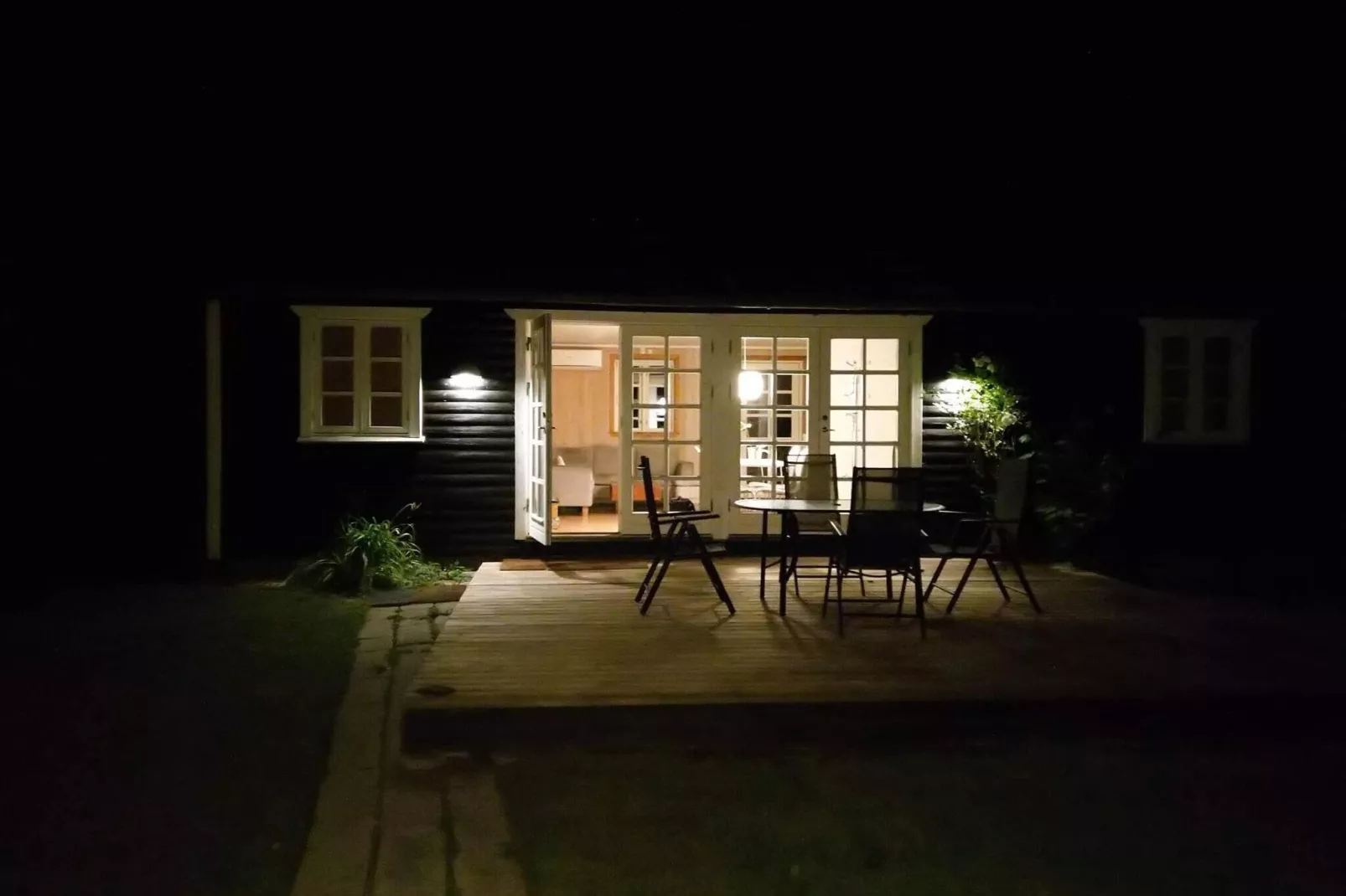 5 person holiday home in Dronningmølle-By Traum