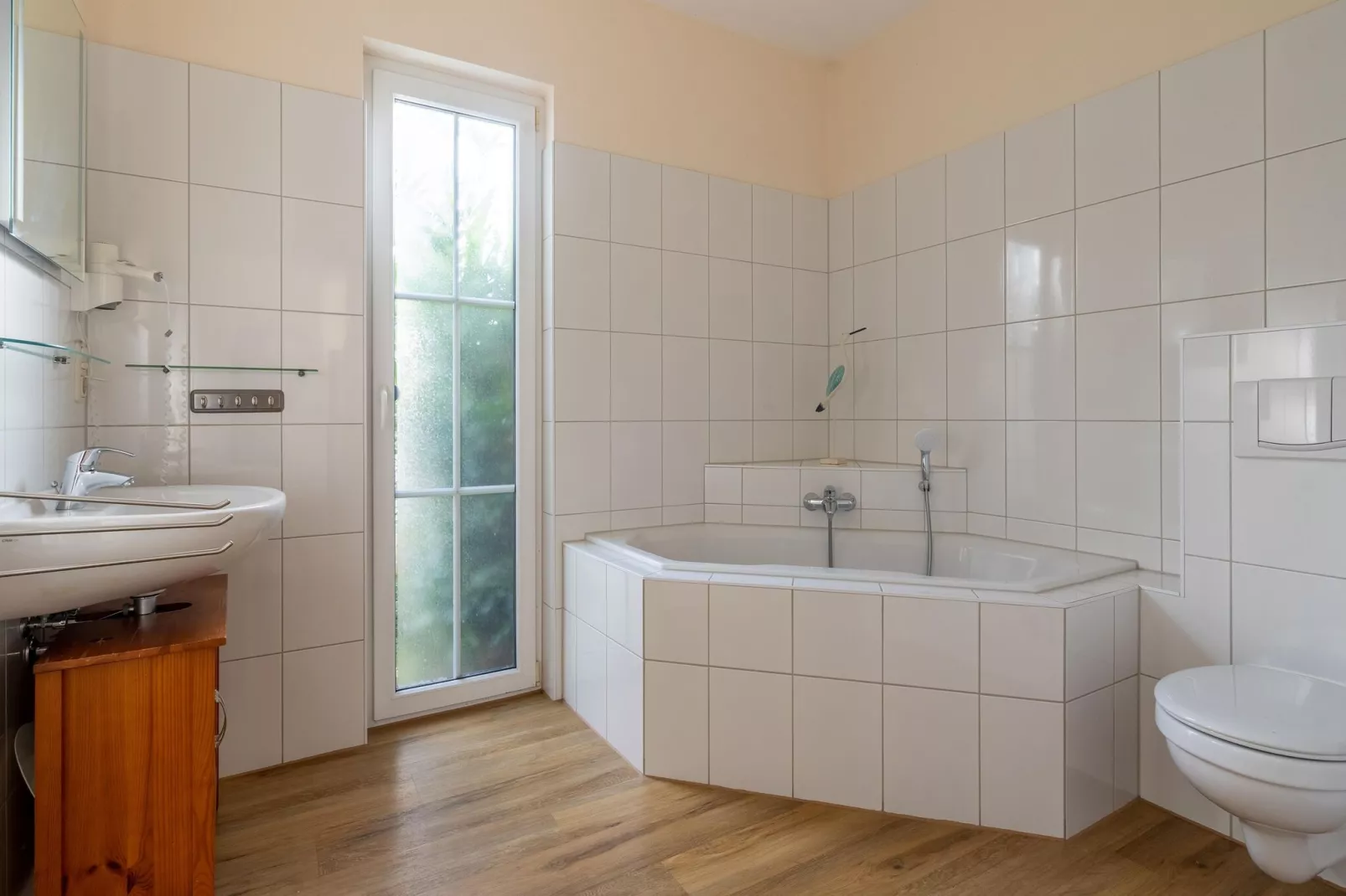 Minihus - Obergeschoss mit Balkon-Bathroom