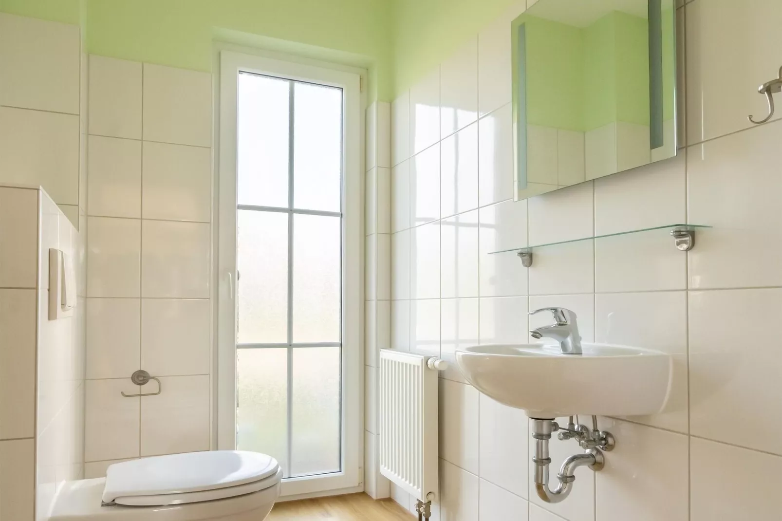 Minihus - Obergeschoss mit Balkon-Bathroom