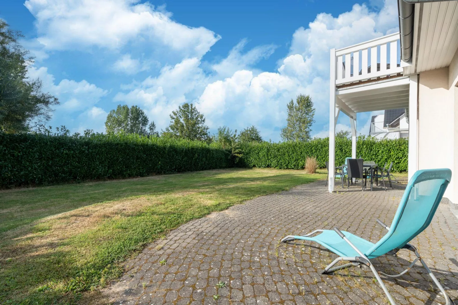 Minihus - Obergeschoss mit Balkon-View summer