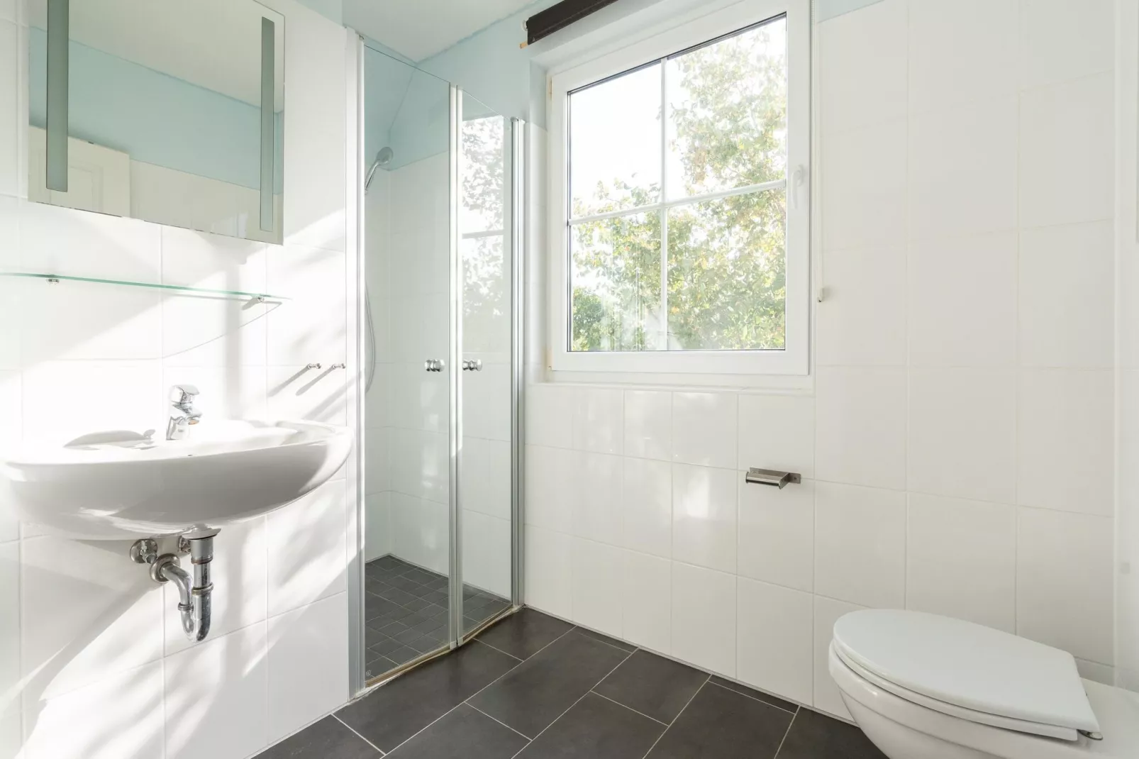 Jojohus - Erdgeschoss mit Terrasse-Bathroom
