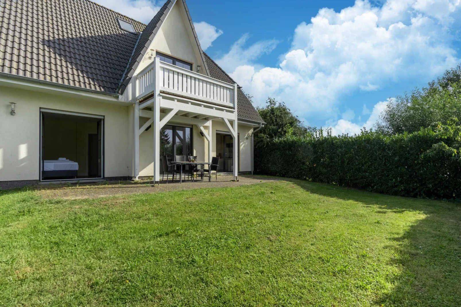 Jojohus - Obergeschoss mit Balkon-Exterior summer