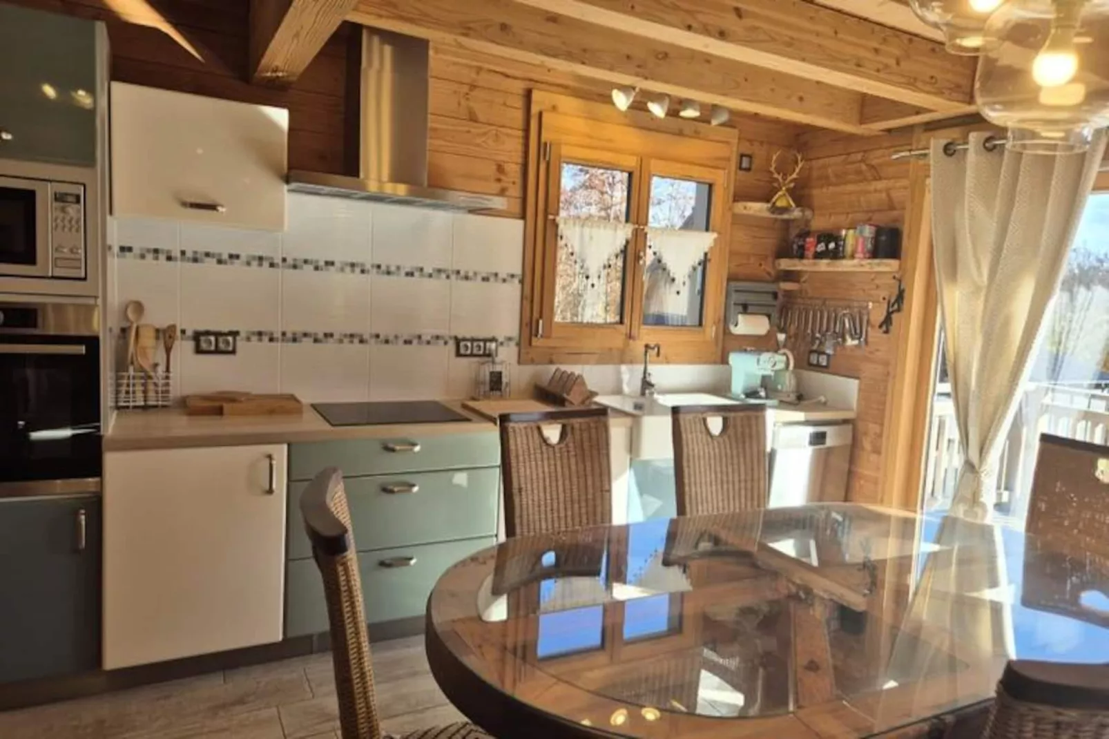 **chalet D'exception à Louer à La Féclaz – 4 Chambres, 10 Couchages