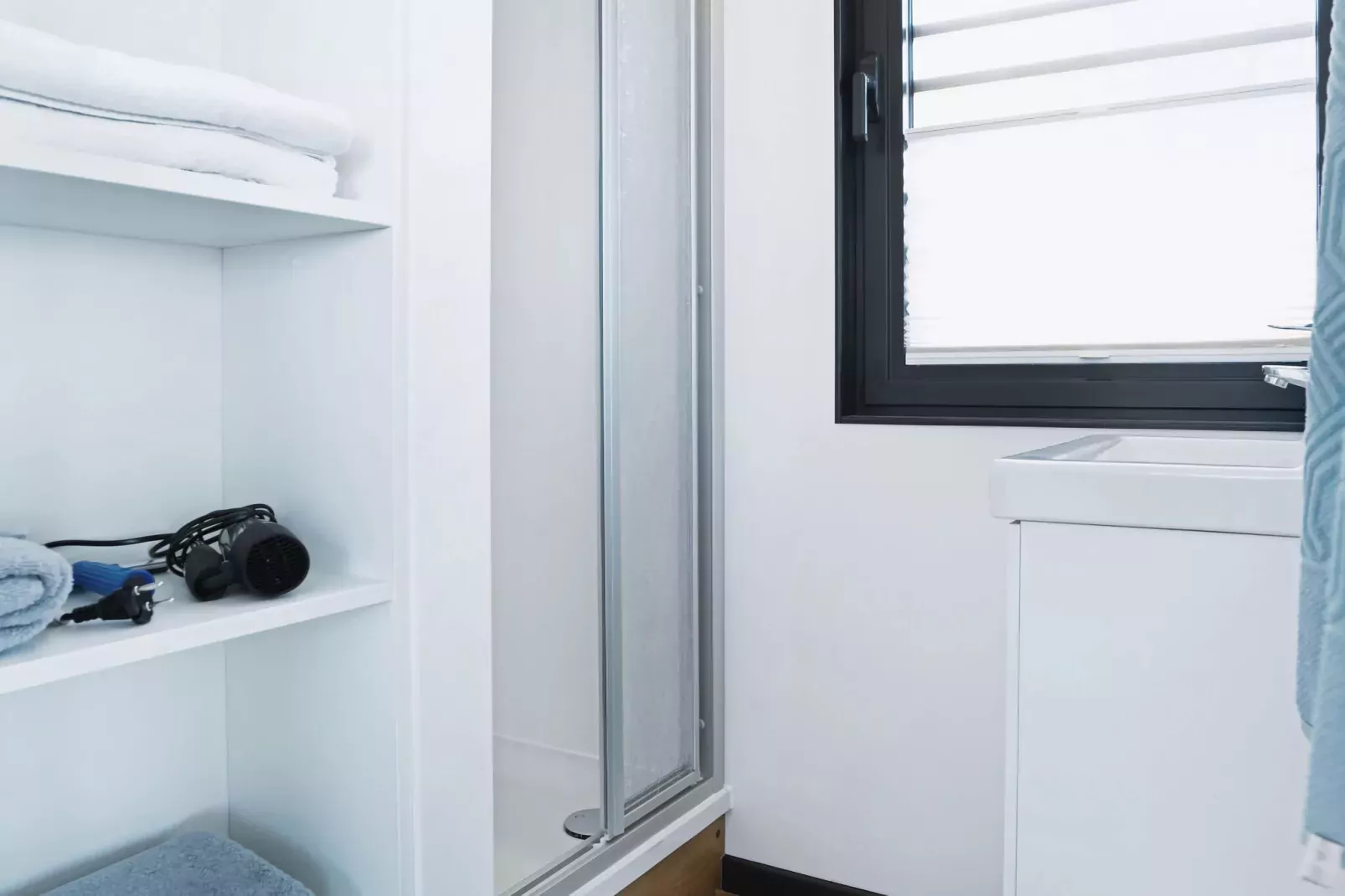 Floating 44 - LP 6 / 3 Personen-Salle de bain