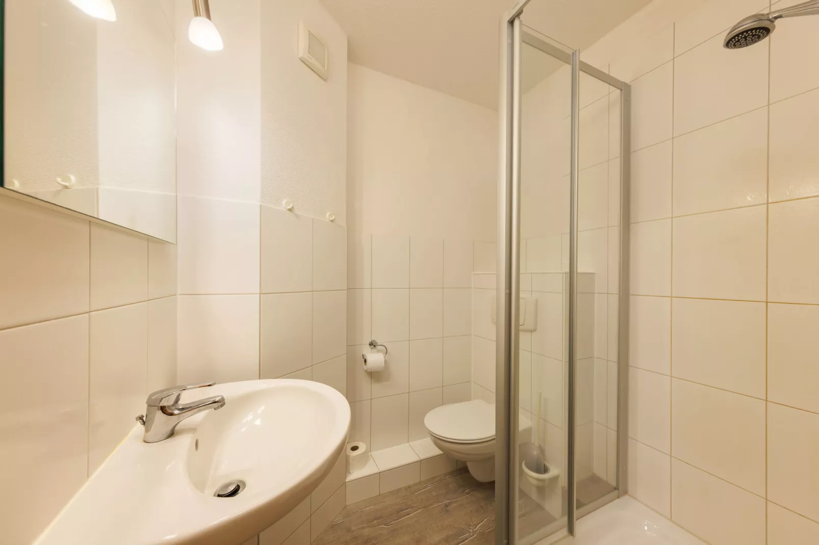 Hafendorf Rheinsberg 1-Bathroom