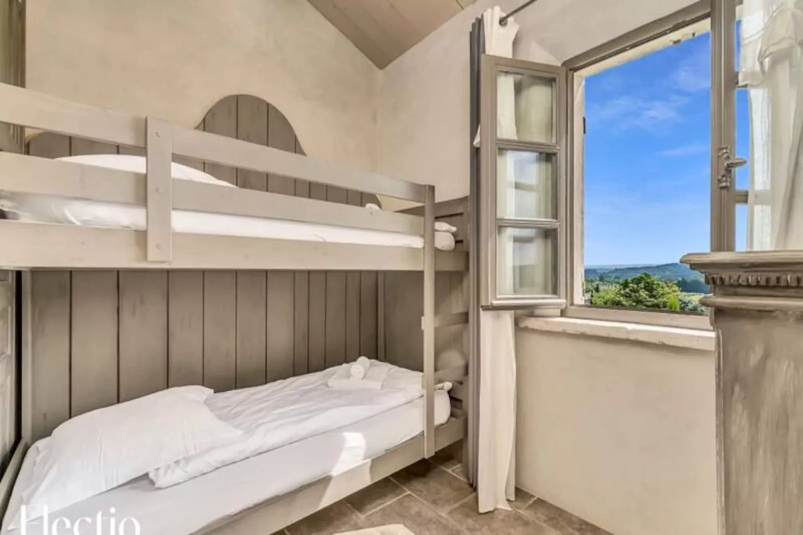 Loggia 8 Laurier | R&eacute;sidence Les Petitons