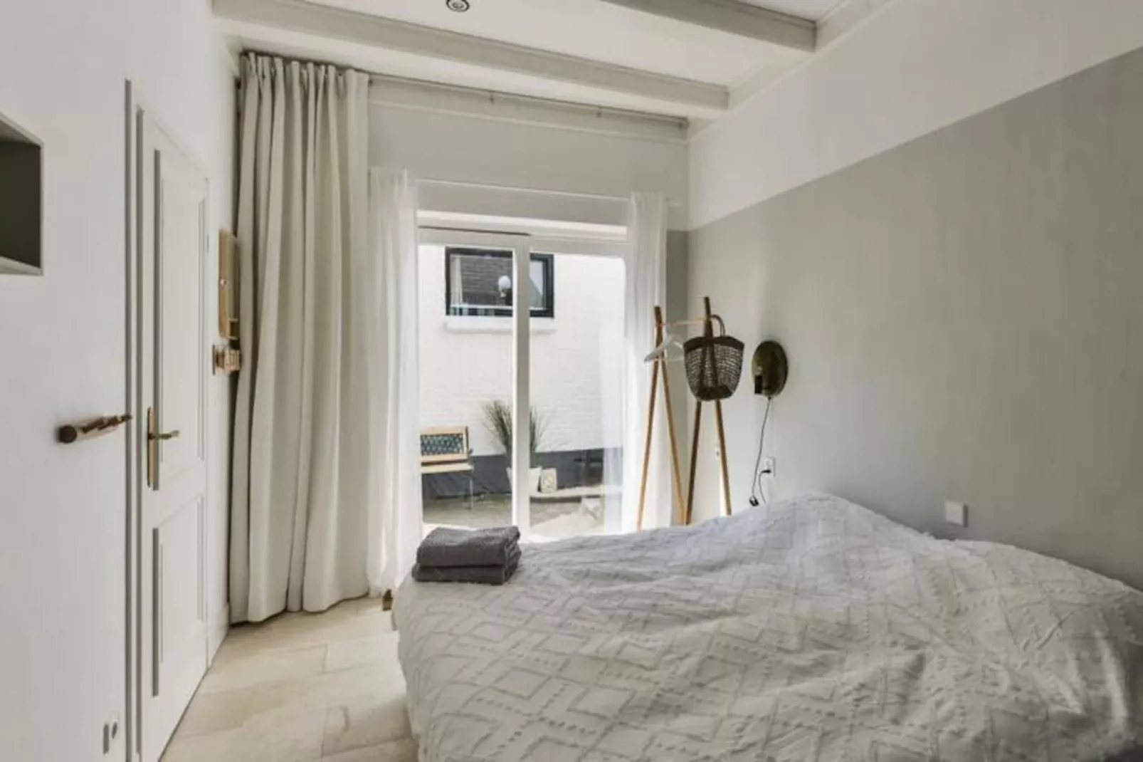 Villa Loft Apartment With Light Garden Room