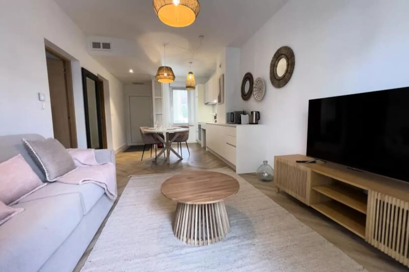 Maison R&eacute;gent & Spa - A L'ombre Des Pins-Non tagué