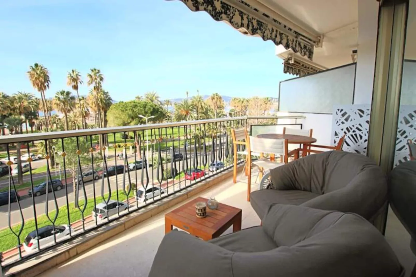 Résidence Appartement 3 Chambres En Suite De 105 M2 Sur Bld Croisette-Non tagué