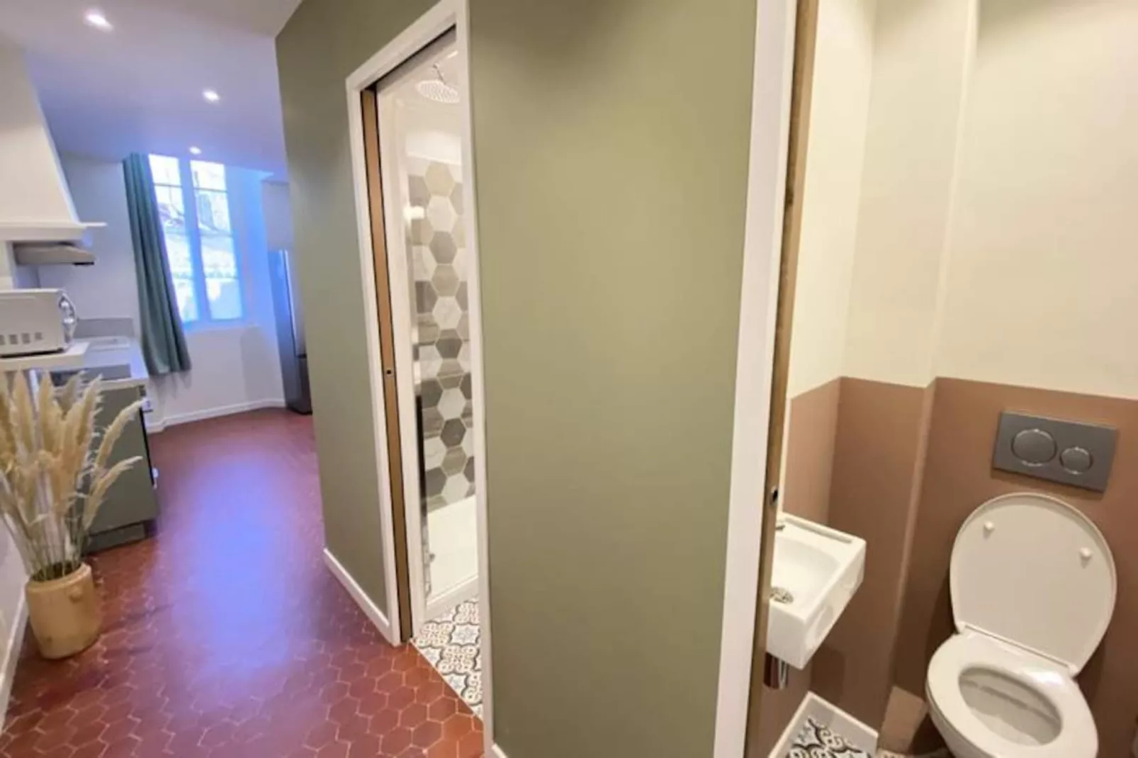 06cf : Bel Appartement Rénové Vieil Antibes-Non tagué