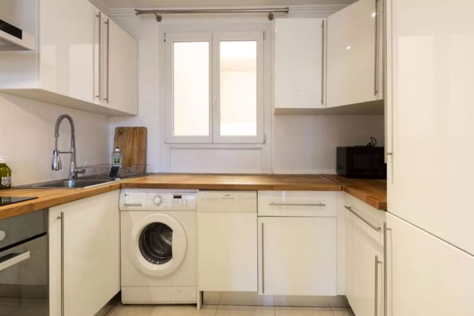 Résidence Robert Soleau Centre D'antibes, 3 Pièces Rénové Terrasse, Climatisation-Untagged