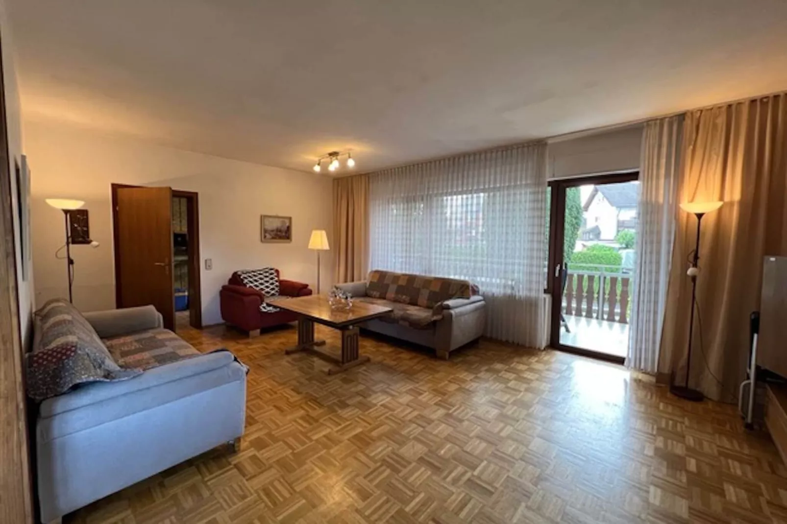 Hinter Der Linde-Living room