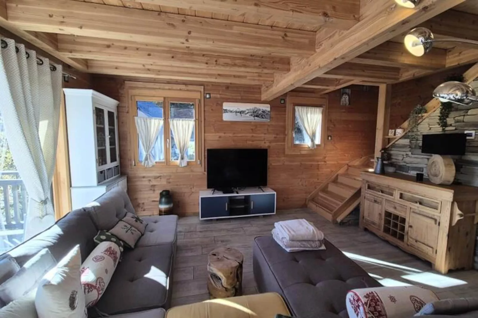 **chalet D'exception à Louer à La Féclaz – 4 Chambres, 10 Couchages-Untagged