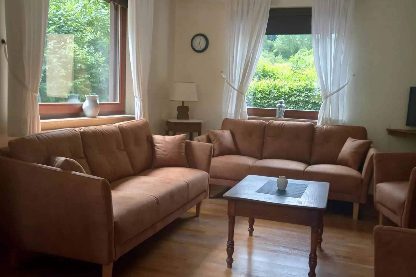 Am Grünen Wald-Living room