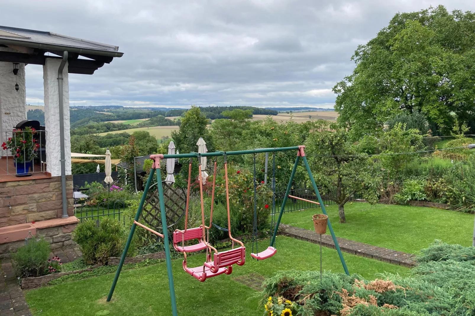 Scheune zur Schönen Aussicht-Gardens summer