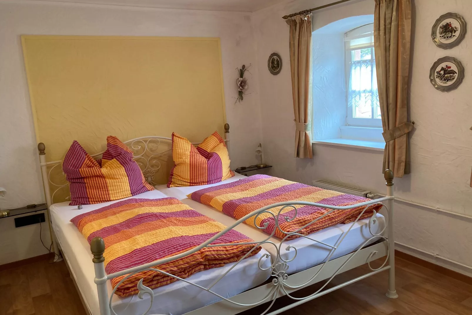 Bauern Kate Alt Dedzen-Bedroom