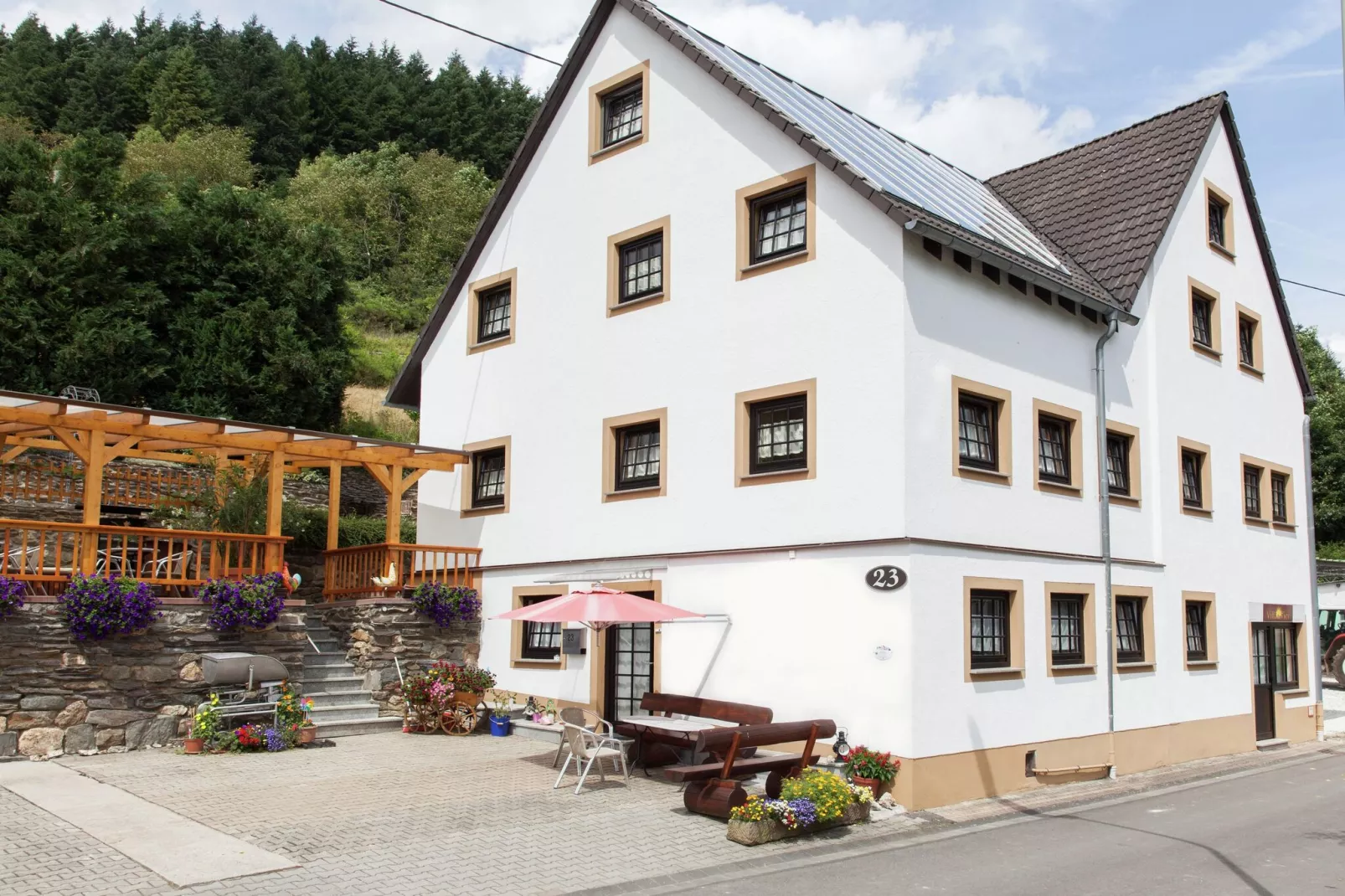 Blume-Exterior summer