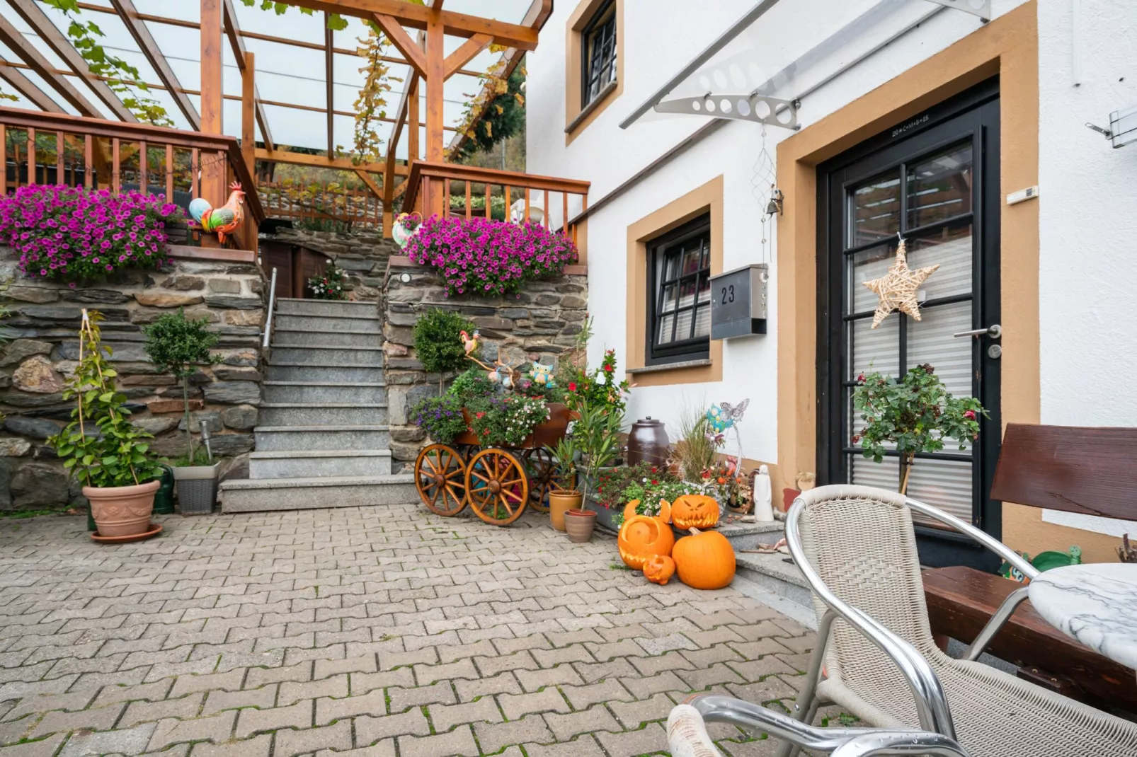 Blume-Exterior summer