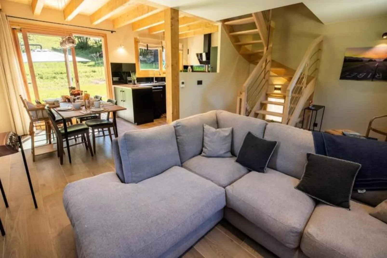 Chalet Chebi-Untagged