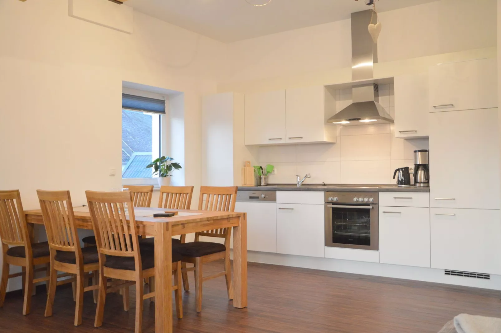 Maike OG-Dining room