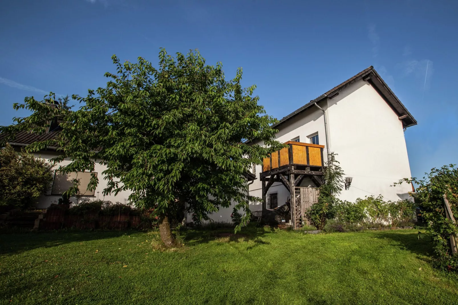 Zauberberg-Exterior summer