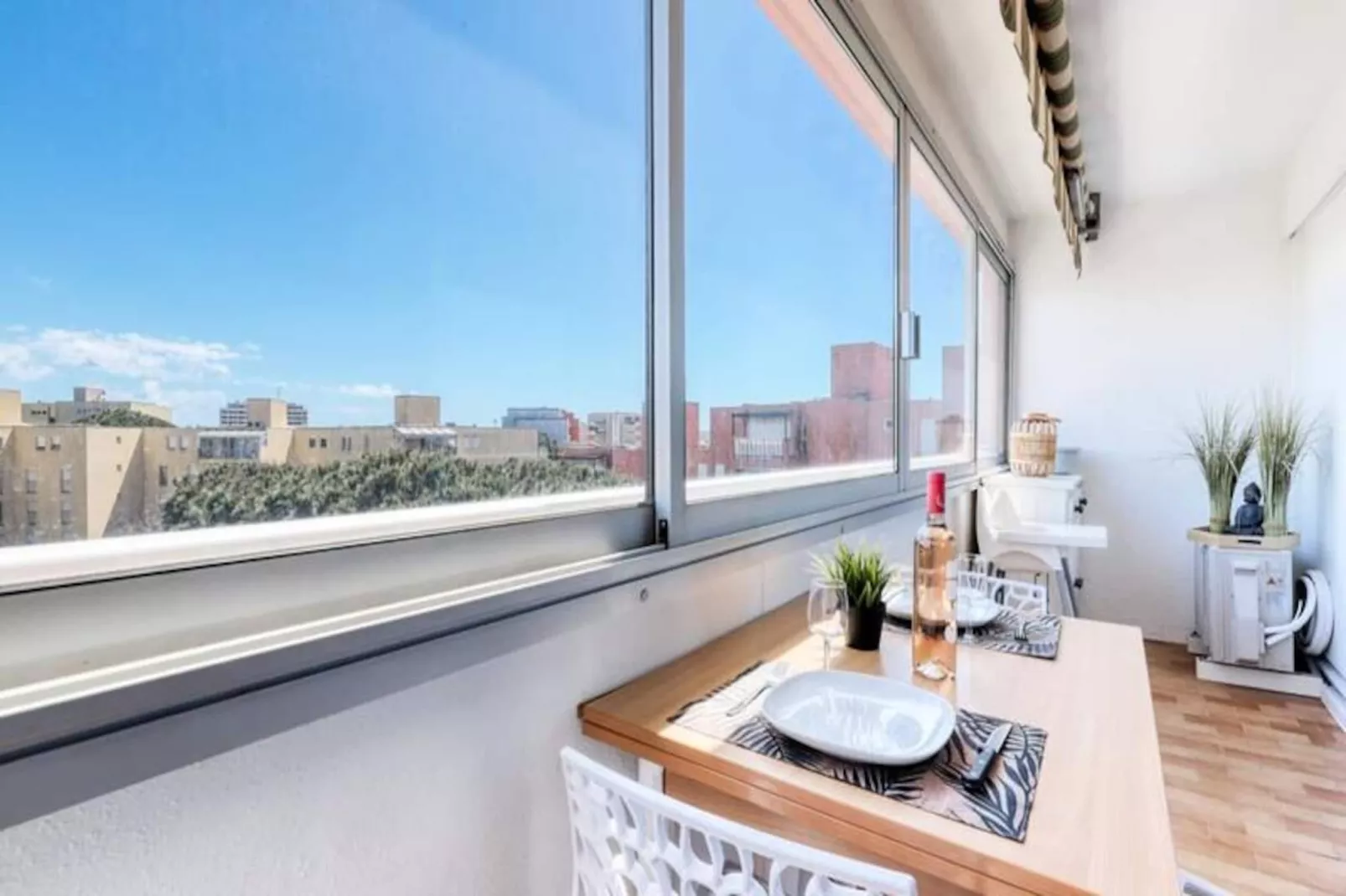 Résidence T2 &agrave; 600 M De La Plage ! Climatis&eacute;-Non tagué