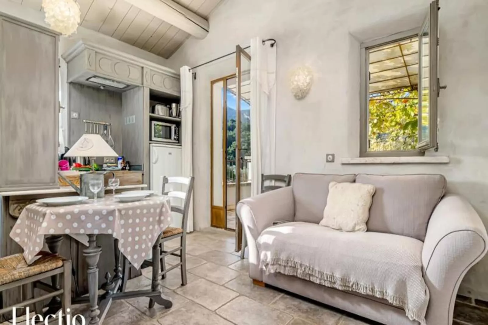 Loggia 11 Platane | R&eacute;sidence Les Petitons-Nicht zugeordnet