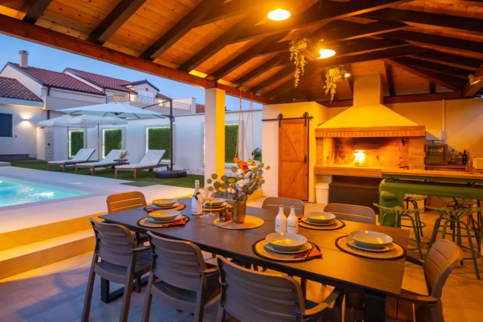 Lux Vintage House Bella Vita Biograd na Moru with Pool-Dining room