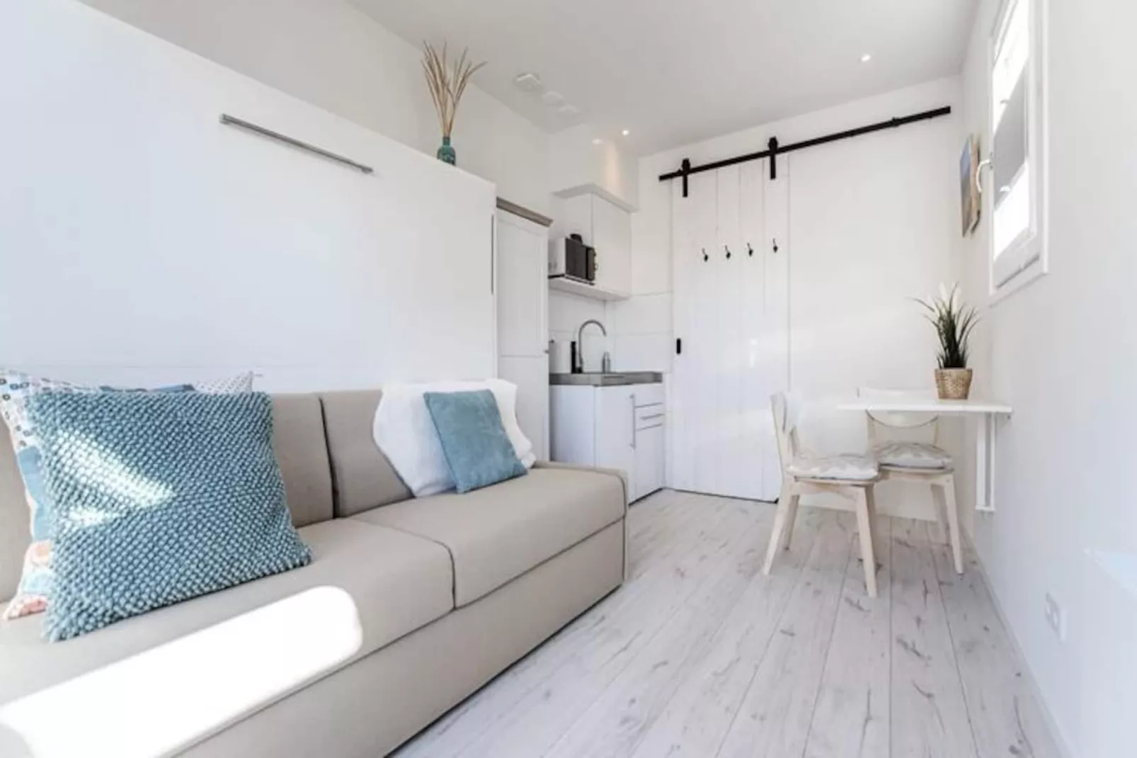 Studio Jadana-Untagged