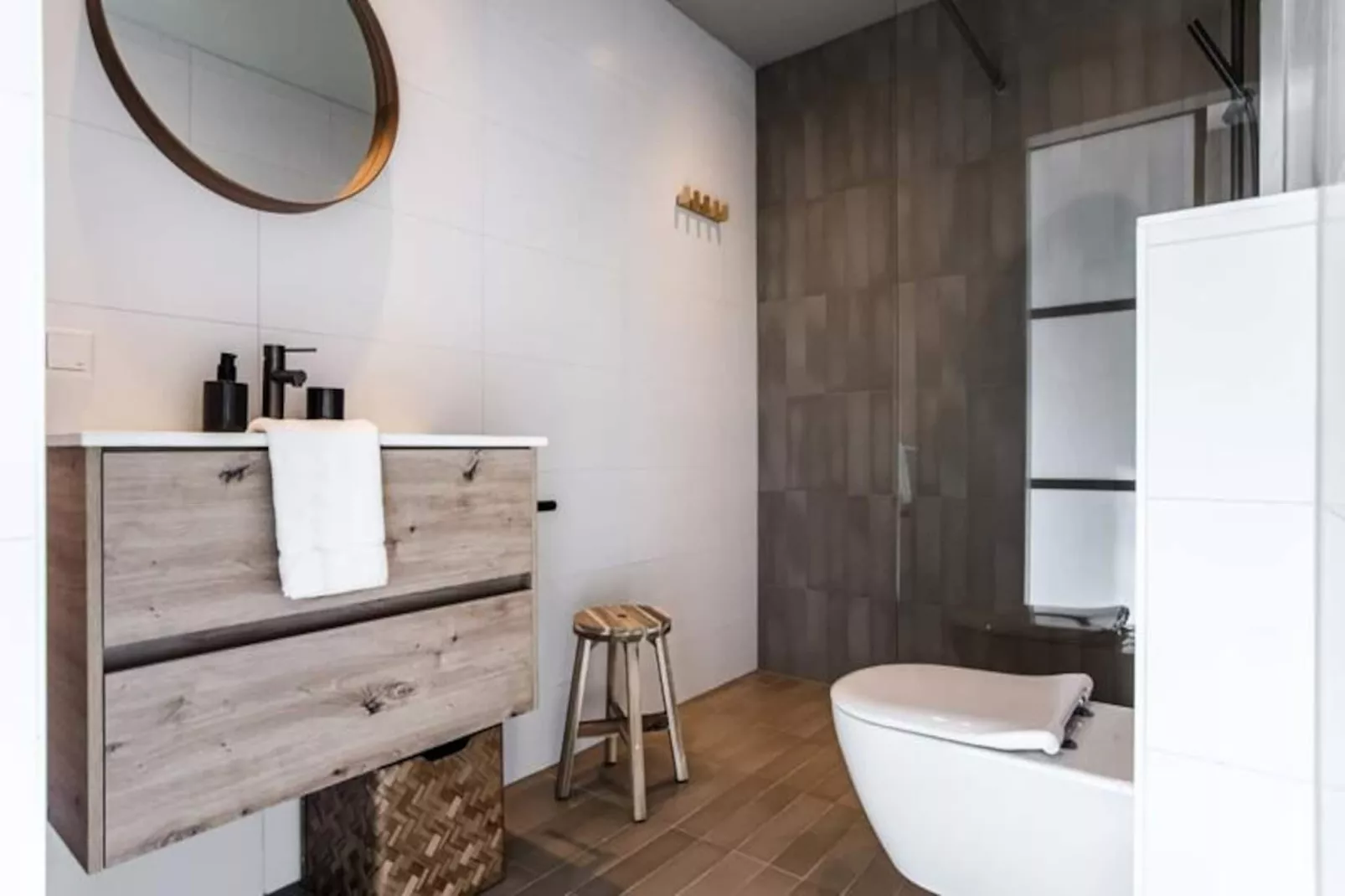 Spacious Luxury Loft-Untagged