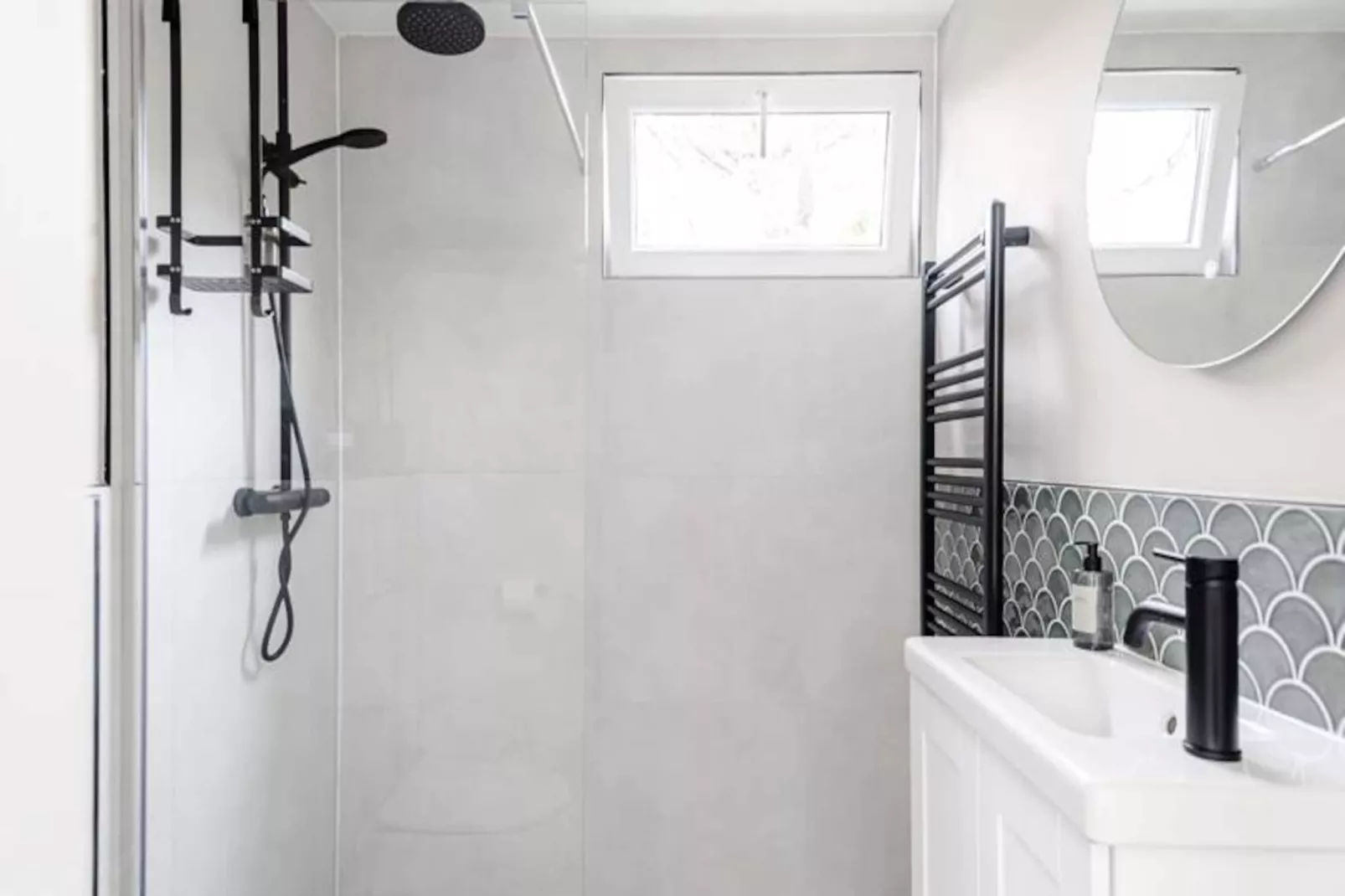 The Garden Suite-Non tagué