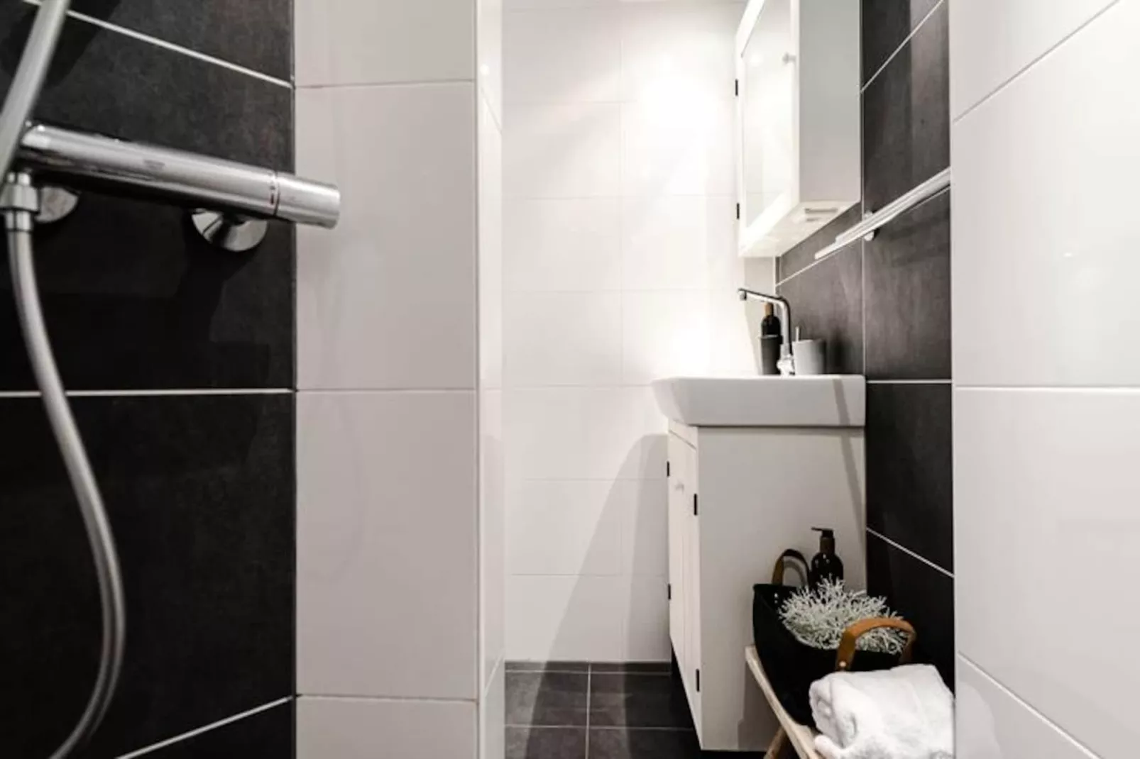 Summer House - Souterrain-Non tagué