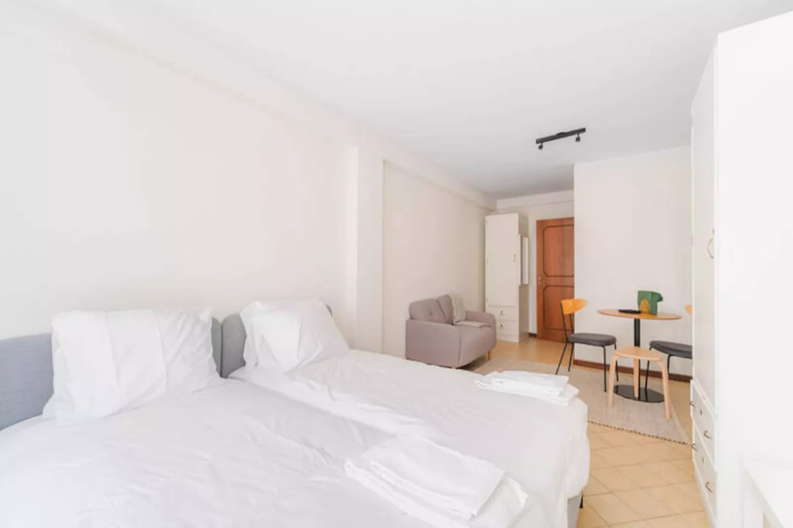 Studio à Porto-Non tagué