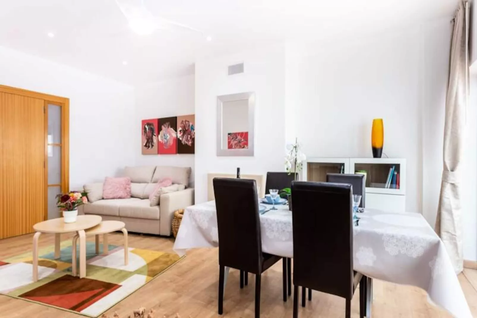 Artistic And Stylish Apartment-Non tagué