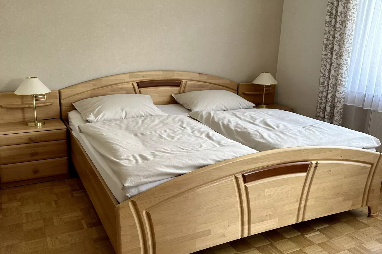 Mohr-Bedroom