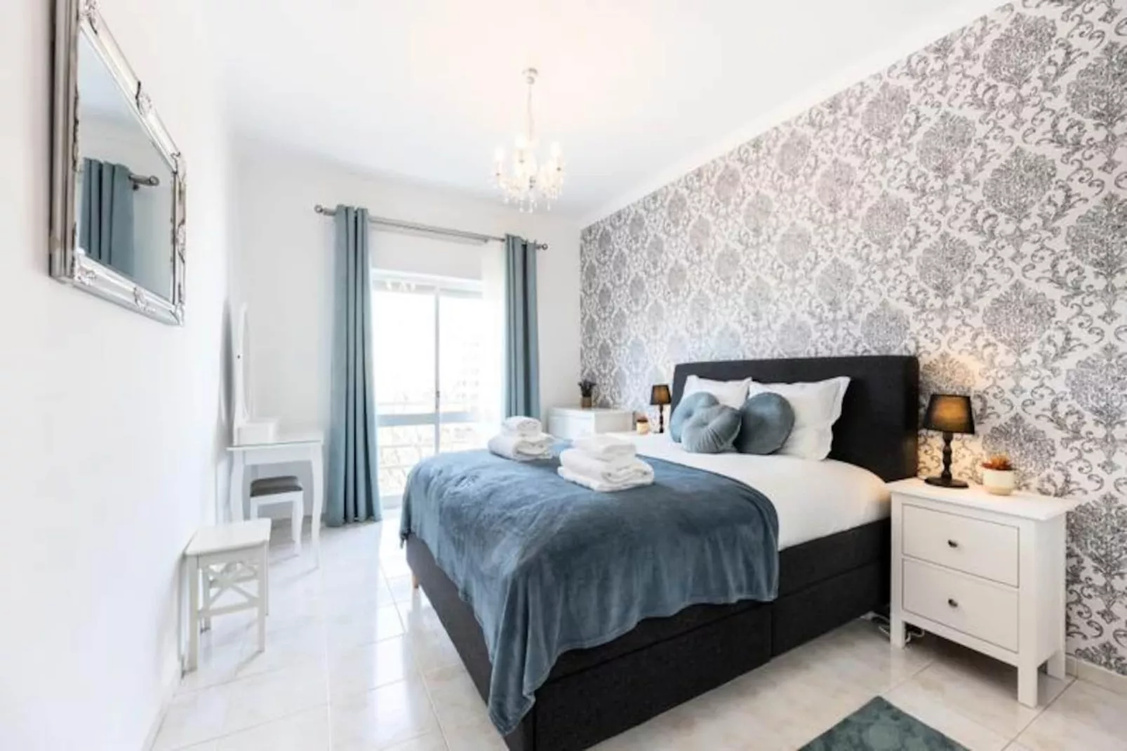 Stylish Seashore Apartment-Untagged