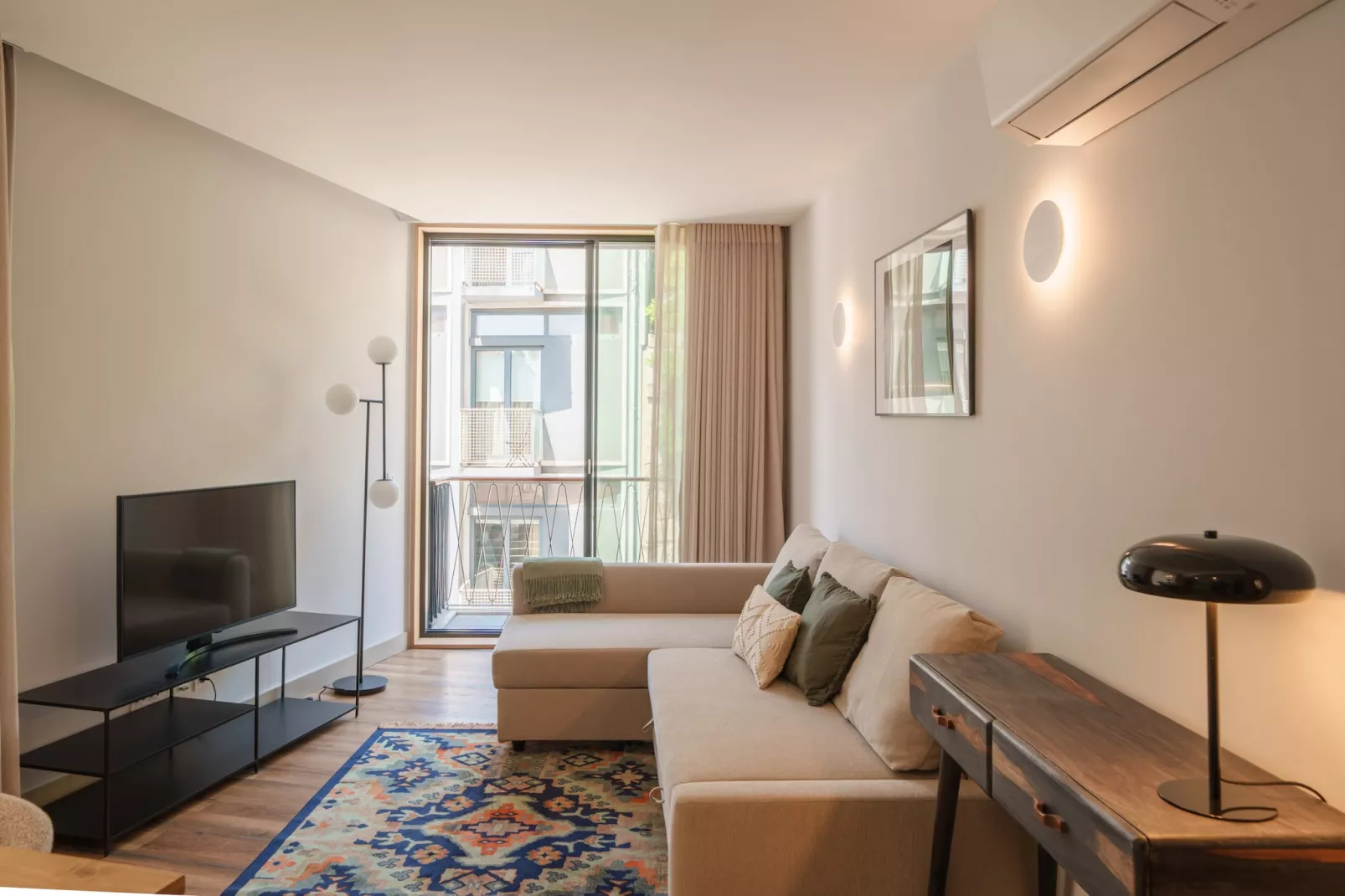 Feel Porto Firmeza Coworking & Flat 2.3-Living room