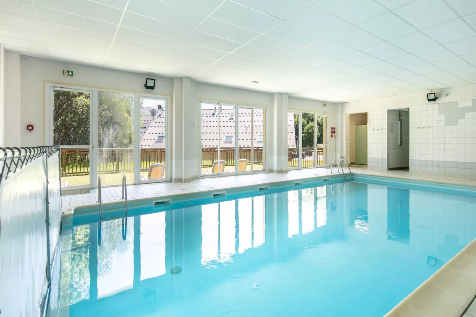 Les Grizzlis N°21 - 2P6 - Swimming pool
