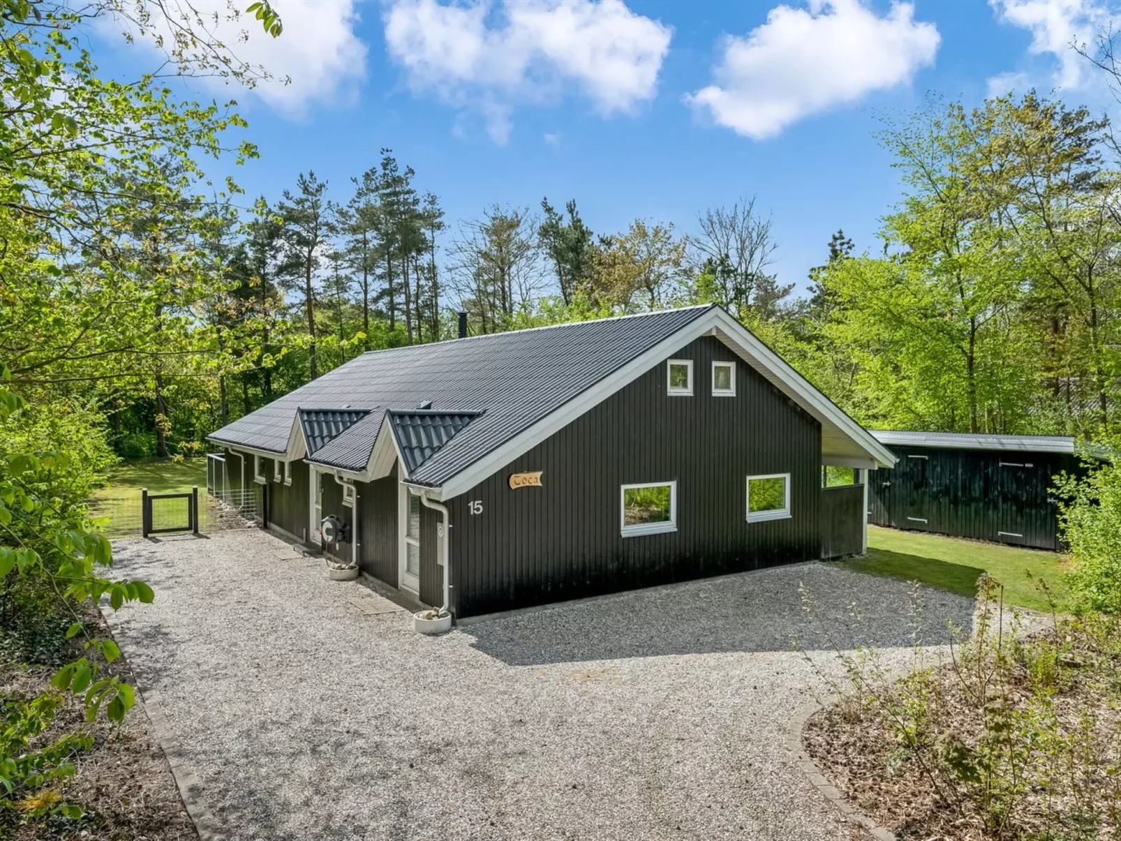 "Akule" - 10km from the sea-Outside