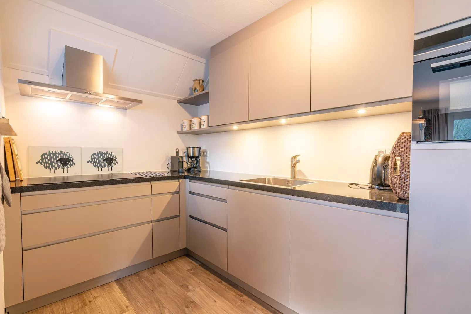 Kamperfoelie 91-Kitchen