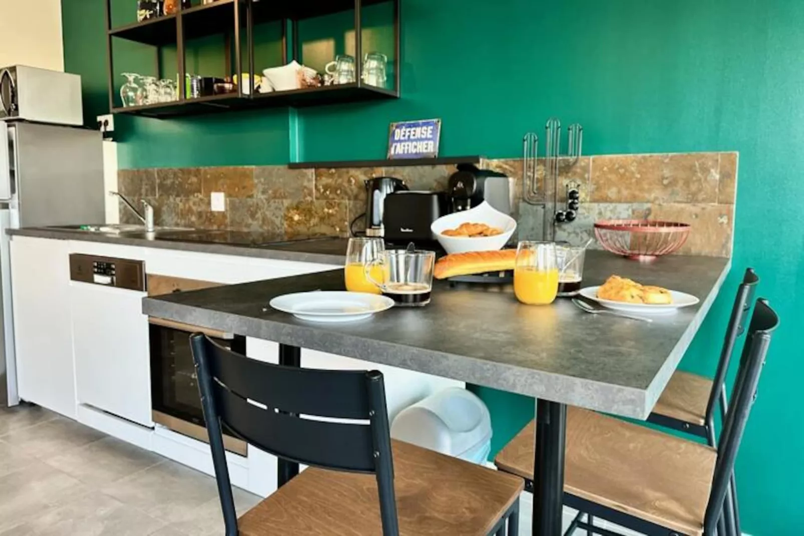 Résidence L'emeraude Au Soleil : Studio Avec Coin Nuit Dans R&eacute;sidence Sur La Plage-Untagged