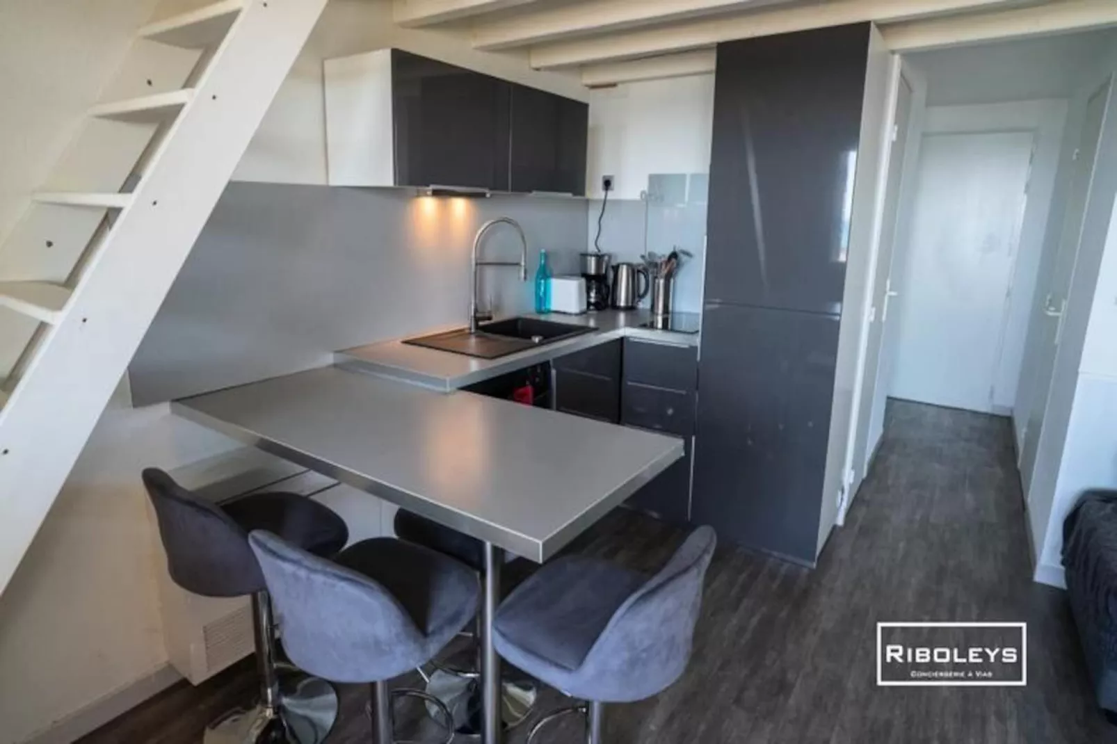 Vias-plage - Appartement Climatis&eacute; Avec Piscine Face &agrave; La Mer-Non tagué